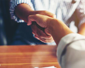 提供传统的产品和施工服务